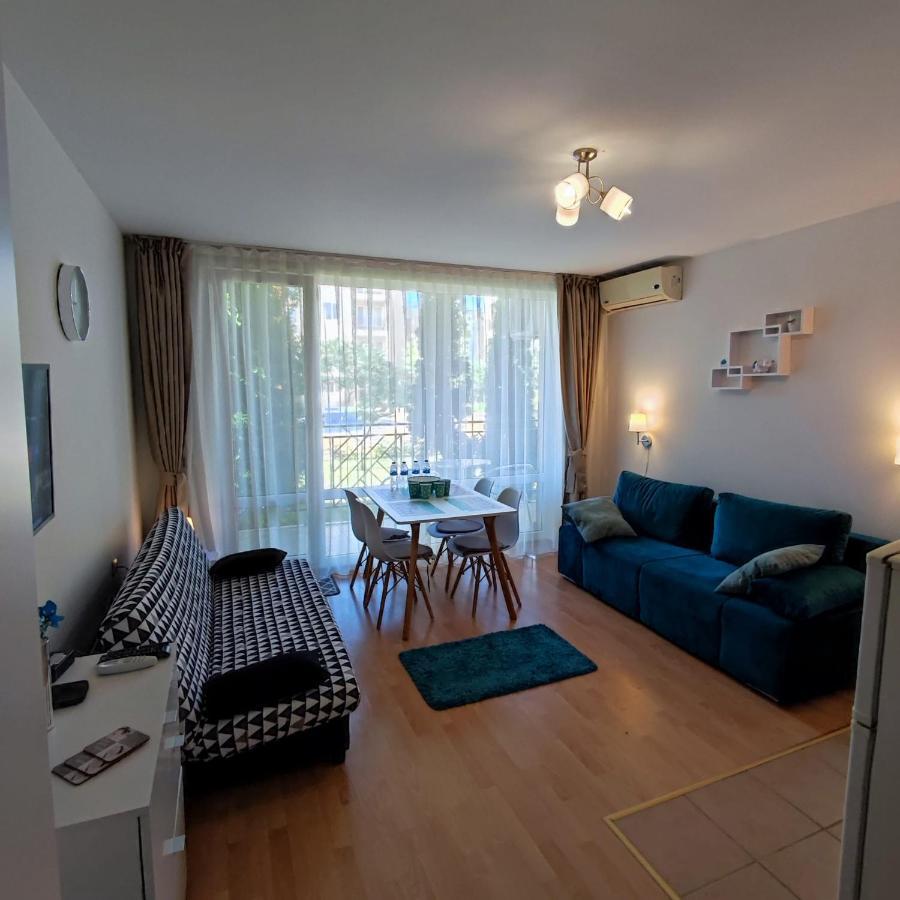 Holiday Fort Golf Club - Premium Apartments Слънчев бряг Екстериор снимка