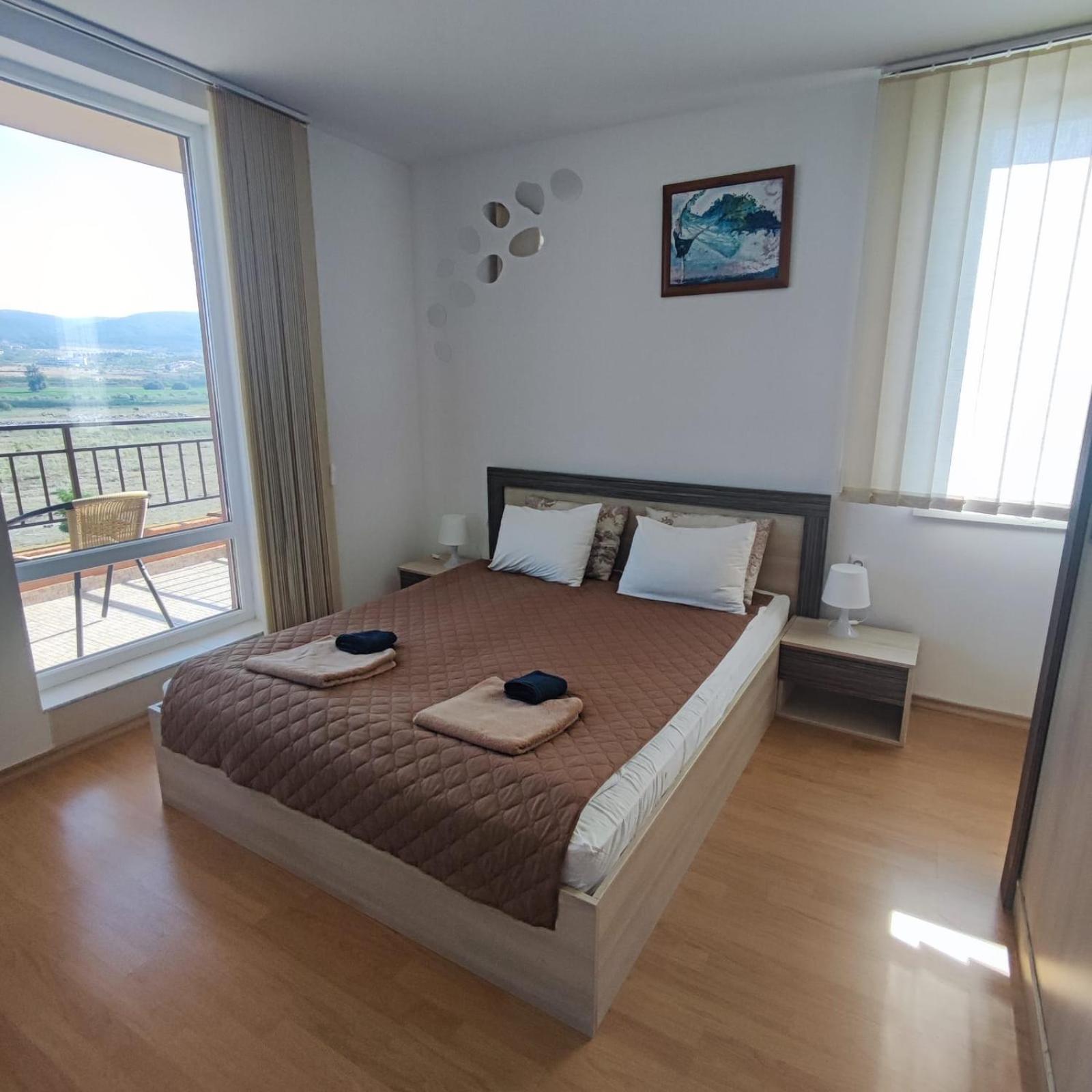 Holiday Fort Golf Club - Premium Apartments Слънчев бряг Екстериор снимка