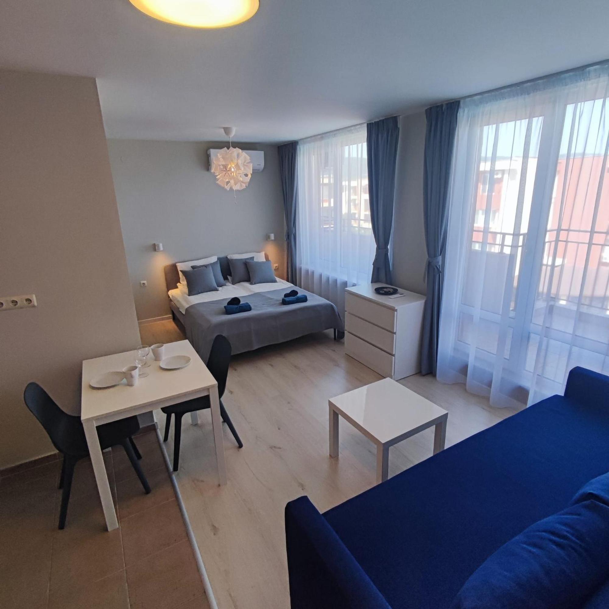 Holiday Fort Golf Club - Premium Apartments Слънчев бряг Екстериор снимка
