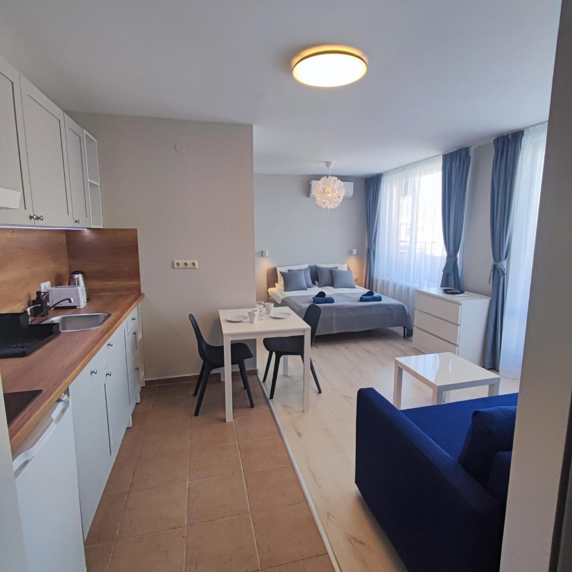 Holiday Fort Golf Club - Premium Apartments Слънчев бряг Екстериор снимка